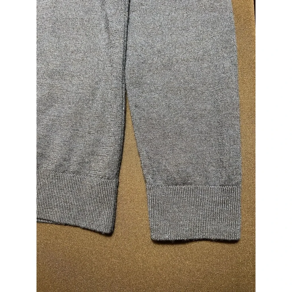 Banana Republic Mens Blue Gray 100% Merino Wool V-Neck Pullover Sweater L
